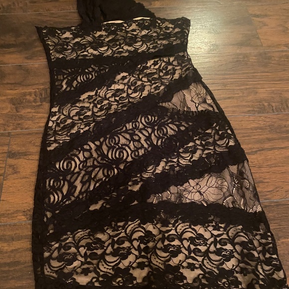 Bebe-M-Black/Nude/Sheer-Asymmetrical-1 shoulder dress - Picture 2 of 3